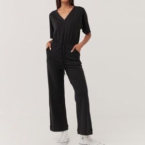 Pact organic cotton v-neck jumpsuit NWT